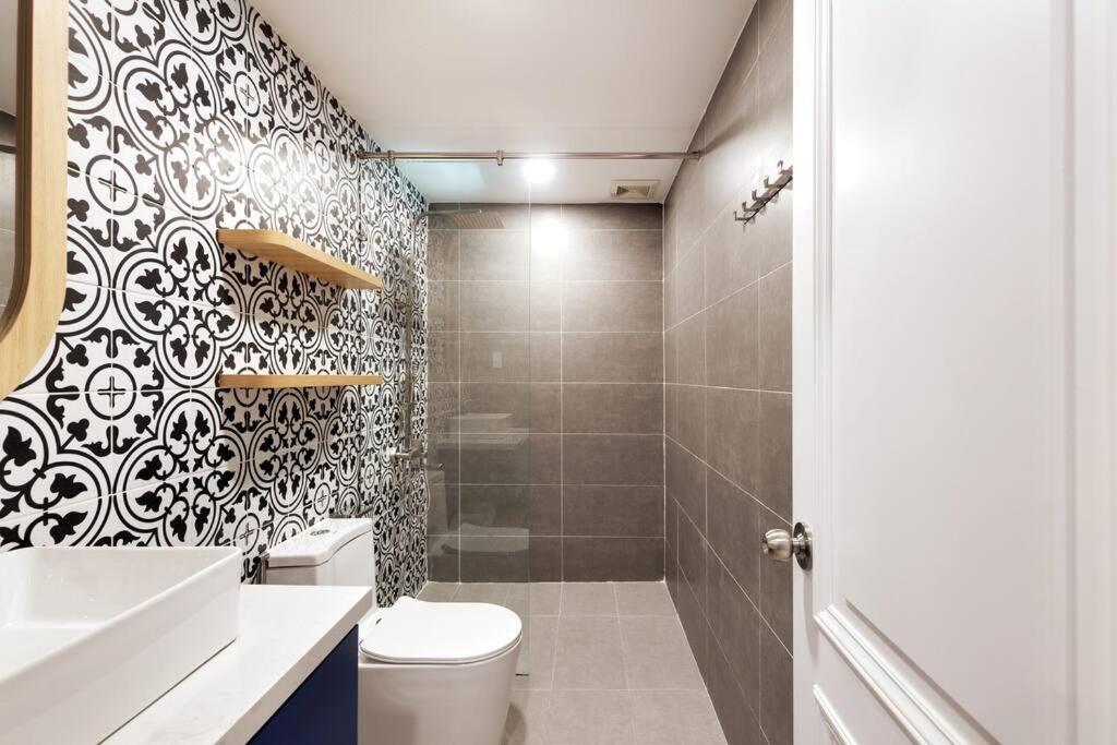Modern, Cozy & Fully Equipped 2Br Apt In D4, 5M To D1 胡志明市 外观 照片